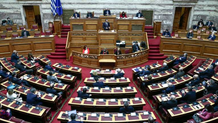 Βουλή: Live η συζήτηση των πολιτικών αρχηγών στην Ολομέλεια για τις καταστροφικές πυρκαγιές