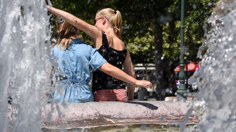 Εκτακτο δελτίο καιρού: Ερχεται καύσωνας με θερμοκρασίες έως 41 βαθμούς - Πότε θα χτυπήσει την Αττική