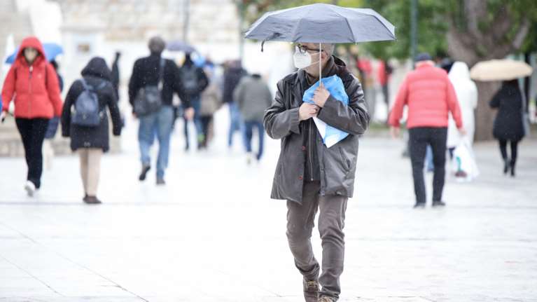 Χειμωνιάτικος καιρός με βροχές, καταιγίδες και χιόνια: Σε ποιες περιοχές θα είναι έντονα τα φαινόμενα