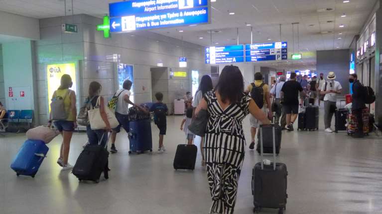 Συνελήφθη 30χρονος στο αεροδρόμιο "Ελευθέριος Βενιζέλος" με πάνω από 8 κιλά ηρωίνη