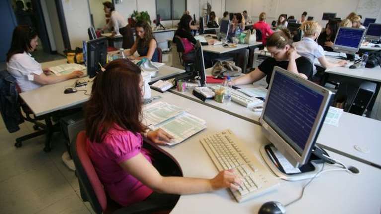 Το Υπουργικό Συμβούλιο ενέκρινε 19.489 προσλήψεις και μπόνους παραγωγικότητας στο Δημόσιο - Σε ποιους τομείς