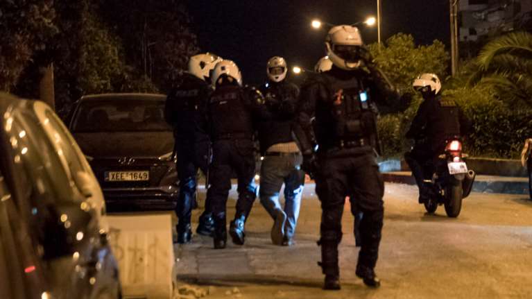 Επεισόδια στη Νέα Σμύρνη: Βίντεο και καταγγελίες για αντίποινα των αστυνομικών