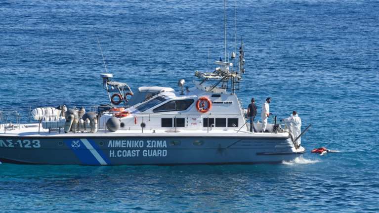 Ναυάγιο με 5 νεκρούς μετανάστες στο Φαρμακονήσι - Έρευνες για τον εντοπισμό τυχόν αγνοούμενων