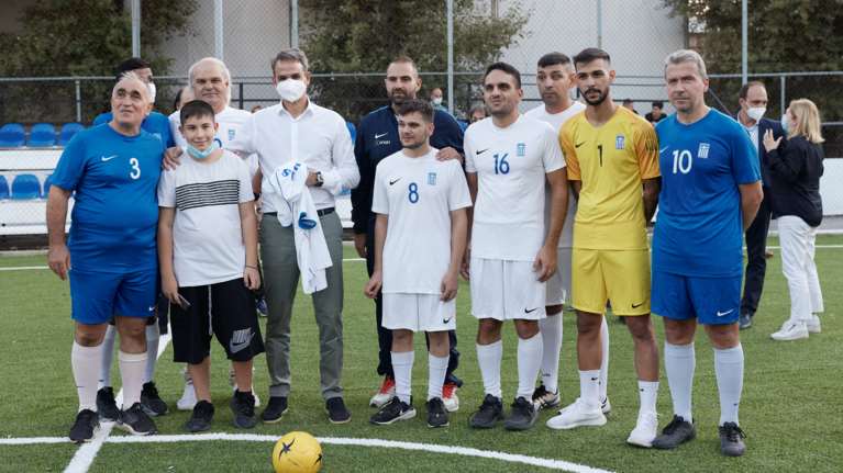 Κυριάκος Μητσοτάκης: Επίσκεψη στο γήπεδο της Εθνικής Ομάδας Ποδοσφαίρου Τυφλών στη Θεσσαλονίκη
