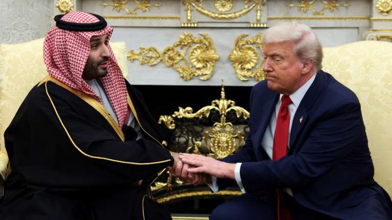 Στον Λευκό Οίκο ο Μπιν Σαλμάν - Τραμπ: Οι ΗΠΑ θα πουλήσουν F35 στην Σαουδική Αραβία [εικόνες - βίντεο]