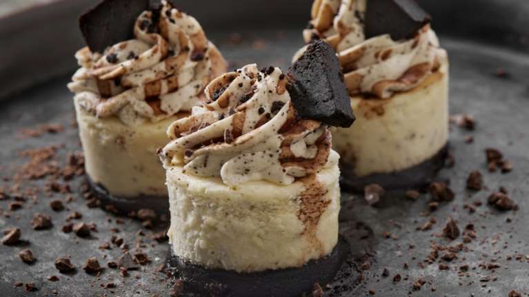 Εορτολόγιο: Ποιος γιορτάζει σήμερα Κυριακή 15 Οκτωβρίου