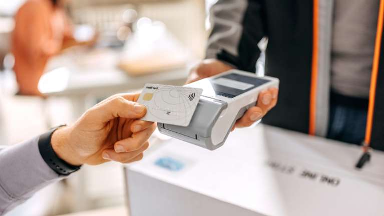 Διασύνδεση ταμειακών και POS: Στα σκαριά παράταση ενός μήνα - Πολλά τα τεχνικά προβλήματα [βίντεο]