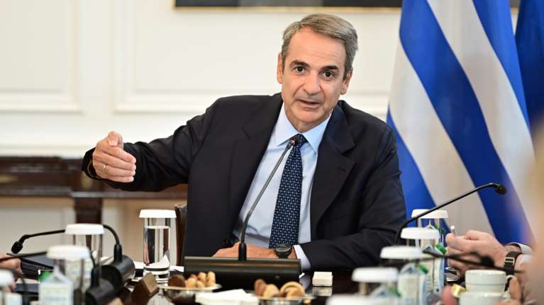 Με κορονοϊό ο Μητσοτάκης: Μέσω τηλεδιάσκεψης στο υπουργικό - Θα πάει στο υπουργείο Αμυνας το απόγευμα