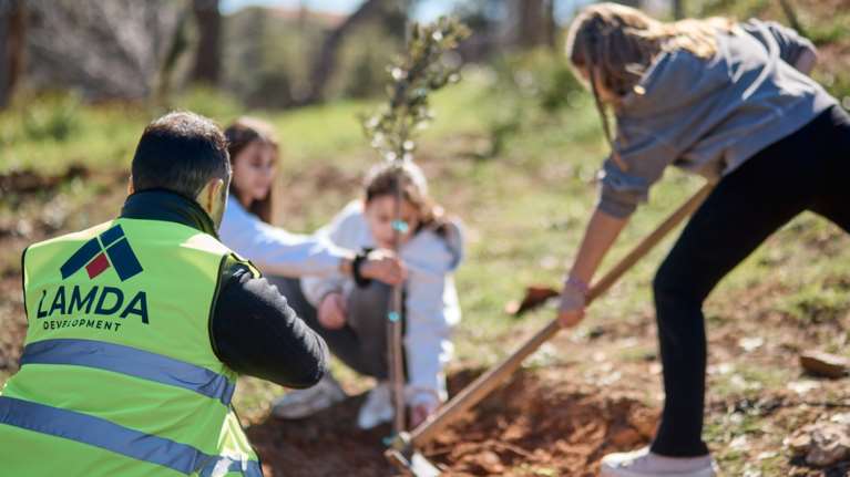 Στη LAMDA Development Φροντίδα σημαίνει Πράξη: Αποκατάσταση της περιοχής στην Πεντέλη που επλήγη από τις πυρκαγιές