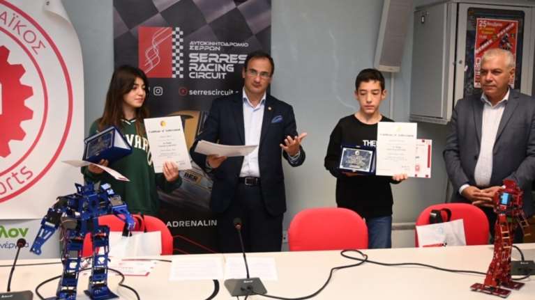 Σέρρες: Δύο 13χρονοι μαθητές πήραν το πρώτο βραβείο στη Διεθνή Ολυμπιάδα Ρομποτικής στη Νότια Κορέα