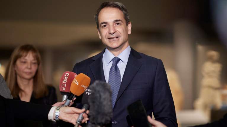 Στο νέο αρχαιολογικό μουσείο Χανίων ο Μητσοτάκης: Η συγκίνησή του για τη συλλογή των γονιών του [εικόνες]