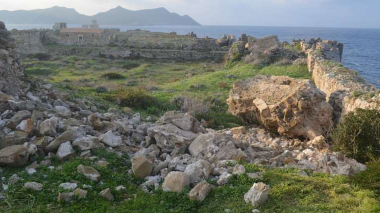 Κάστρο Μεθώνης: Οι βροχοπτώσεις έριξαν τμήμα του ημικυκλικού πύργου