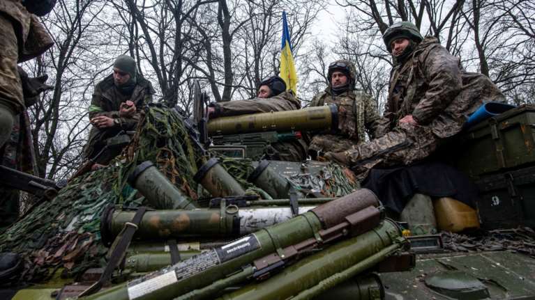 Πόλεμος στην Ουκρανία: Οι Ρώσοι βομβάρδισαν πάνω από 40 πόλεις στο Ντονμπάς - 8.000 Ουκρανοί αιχμάλωτοι πολέμου