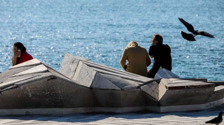 Καιρός: &quot;Μίνι&quot; καλοκαίρι με άνοδο της θερμοκρασίας και αφρικανική σκόνη - Που θα σημειωθούν τοπικές βροχές