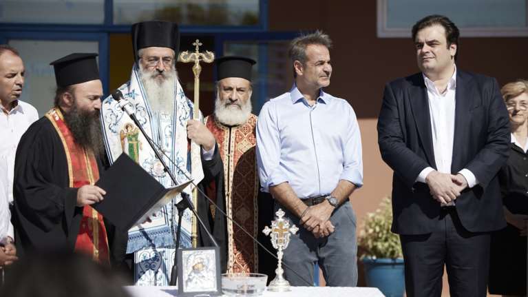 Μητσοτάκης: Στον αγιασμό του δημοτικού σχολείου στην Παλαγία Εβρου που κάηκε από τη φωτιά - &quot;Δεν το βάζουμε κάτω&quot;