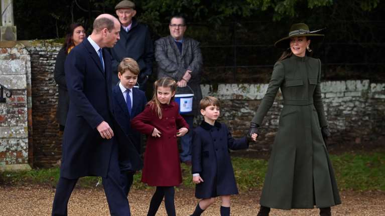 Royals σε πλήρη διάταξη: Η εντυπωσιακή Κέιτ και ο συγκινητικός "μικρός πρίγκιπας" Λουίς [Εικόνες - Βίντεο]