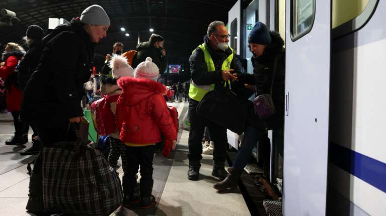 Πόλεμος στην Ουκρανία: Σπάει το "φράγμα" των 2 εκατ. προσφύγων - 1,2 εκατ. έφτασαν στην Πολωνία