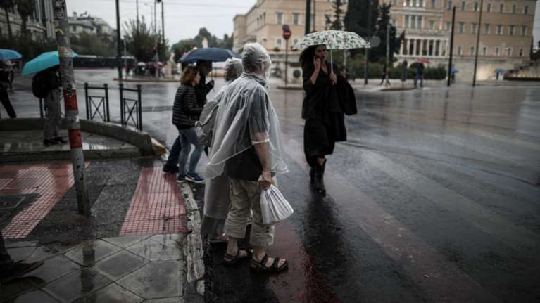 Καιρός: Αύριο το πρώτο φετινό κύμα κακοκαιρίας - Βροχές, καταιγίδες, χαλάζι σε όλη τη χώρα μέχρι και την Κυριακή