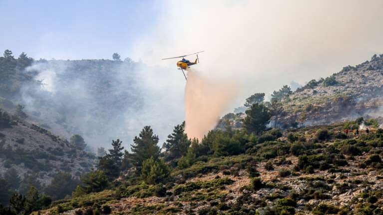 Χίος: Μεγάλη αναζωπύρωση στο βουνό Προβατά - Κάηκαν 47.765 στρέμματα γης