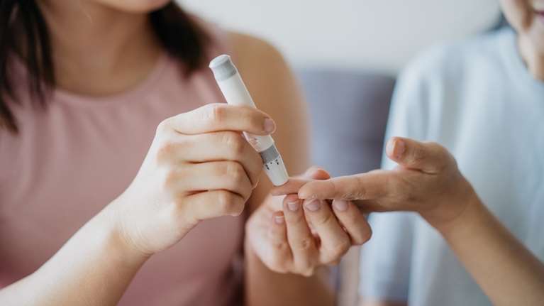 Οι καλύτεροι τρόποι για να μειώσουμε τα επίπεδα σακχάρου με φυσικό τρόπο