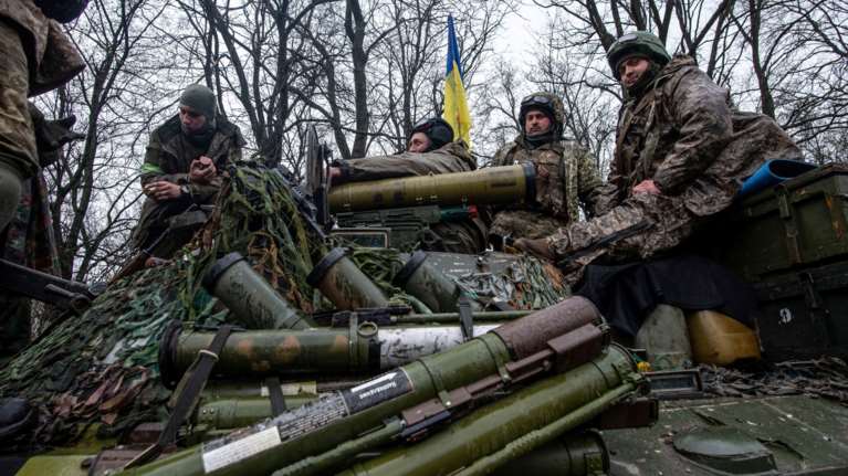 Ουκρανία: &quot;Κόλαση&quot; το Ντονμπάς από τους Ρώσους, λέει ο Ζελένσκι - Τεράστιο πακέτο 40 δισ. προς το Κίεβο από τις ΗΠΑ