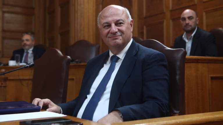 Κατάθεση Τσιάρα για ΟΠΕΚΕΠΕ: &quot;Σχέδιο και διαφάνεια&quot; βλέπει η κυβέρνηση, &quot;τα έκανε σαλάτα&quot; λέει η αντιπολίτευση