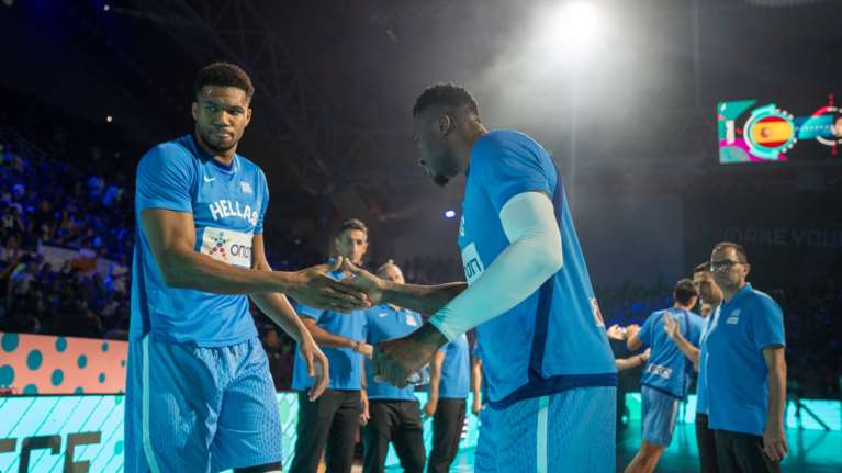 Το βίντεο του Γιάννη Αντετοκούνμπο για τα αδέλφια του: Η σταθερή δύναμη, τα αγγεία και το οξυγόνο