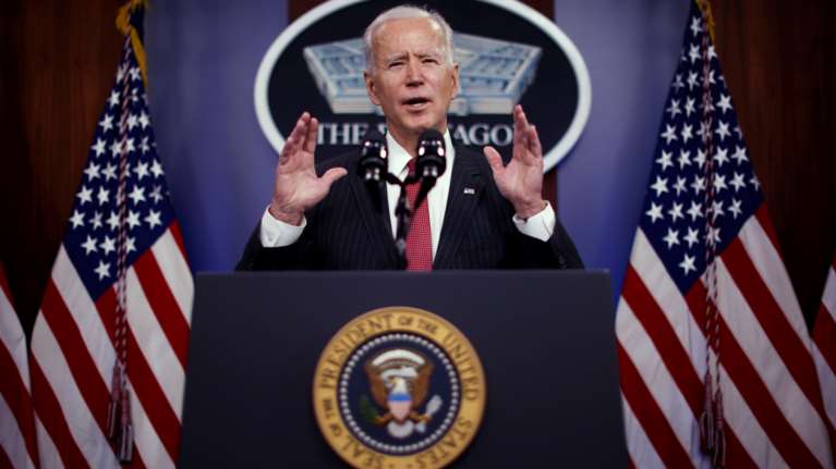 Μήνυμα Μπάιντεν μετά την αθώωση Τραμπ: &quot;Η Δημοκρατία είναι εύθραυστη&quot;