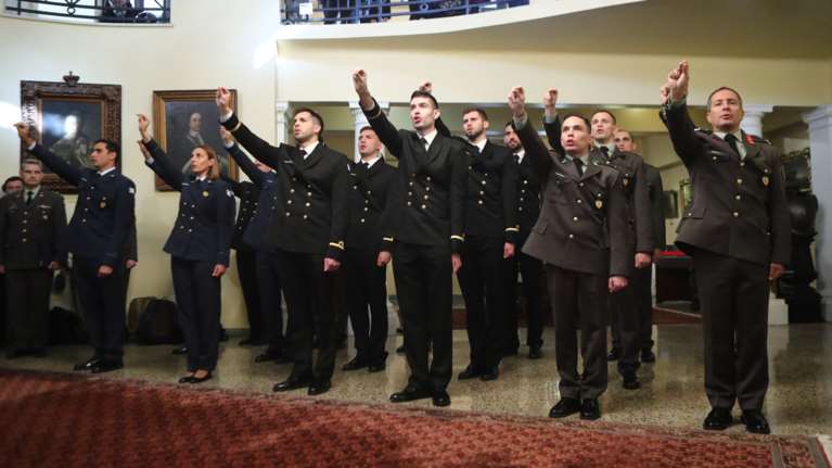 Στο χακί Πετρούνιας, Τεντόγλου, Φουντούλης και Παπαδοπούλου - Η ορκωμοσία των εφέδρων αξιωματικών [εικόνες]