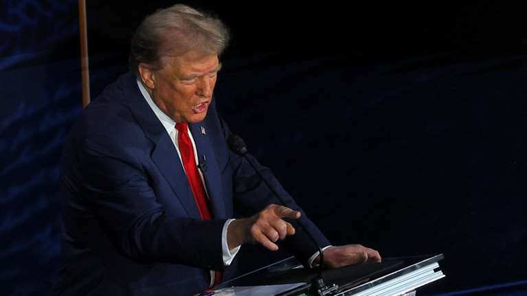 Ο Τραμπ λέει ότι θα &quot;βγάλει&quot; τις ΗΠΑ από τον πόλεμο στην Ουκρανία: &quot;Θα απεμπλακώ - Τι θα γίνει αν νικήσουν οι Ρώσοι;&quot;