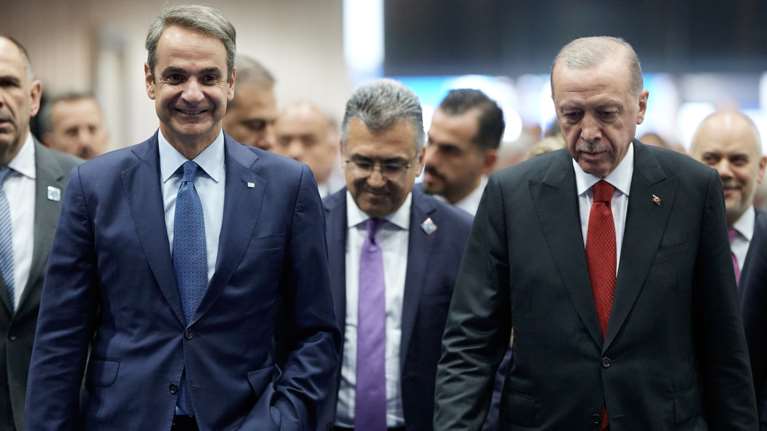 Απόψε το κρίσιμο τετ α τετ Μητσοτάκη-Ερντογάν στο "Σπίτι της Τουρκίας" - Τα δεδομένα και οι προσδοκίες της κάθε πλευράς