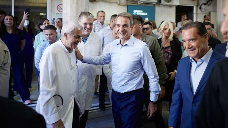 Στο Ιπποκράτειο ο Μητσοτάκης: Επιθεώρησε τις εργασίες αναβάθμισης και μίλησε με γιατρούς και ασθενείς