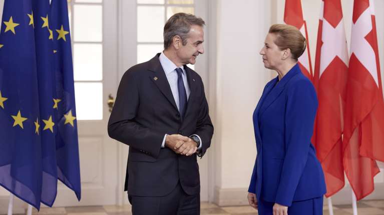 Δανία: Συναντήσεις Μητσοτάκη στην Κοπεγχάγη με Ρούτε και Μερτς