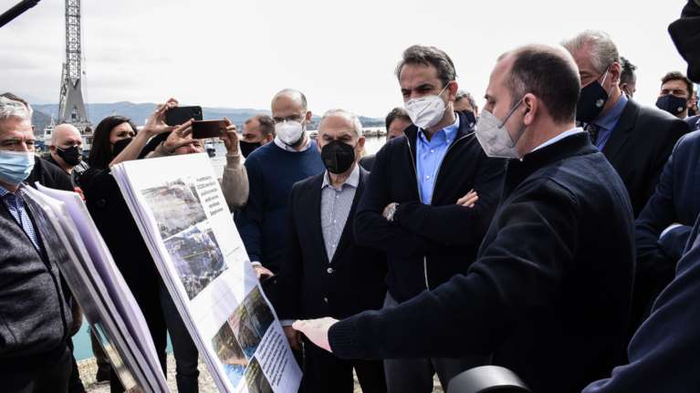 Στη Διώρυγα της Κορίνθου ο Κυριάκος Μητσοτάκης: Επιθεωρεί τα έργα αποκατάστασης στον Ισθμό [Εικόνες-Βίντεο]