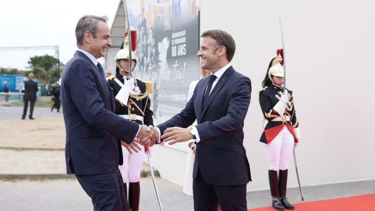 Συνάντηση Μητσοτάκη - Μακρόν με το βλέμμα στην πώληση Meteor στην Τουρκία - Σύνοδος για την Τεχνητή Νοημοσύνη στο Παρίσι