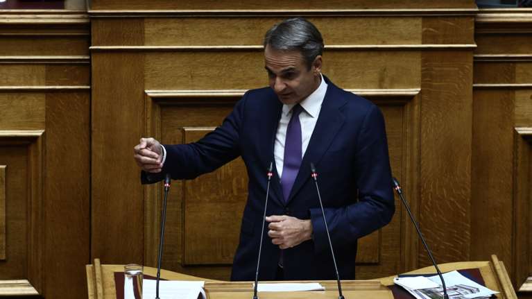 Στα μέτρα της ΔΕΘ ποντάρει η κυβέρνηση - Σύγκρουση Μητσοτάκη-Ανδρουλάκη στη Βουλή για την ακρίβεια