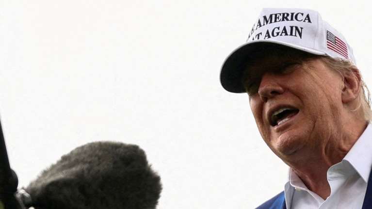 Ο Τραμπ προκρίνει αλλαγή καθεστώτος στην Τεχεράνη: &quot;Make Iran great again&quot;