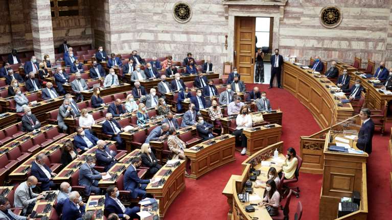 Στην ολομέλεια της Βουλής η συζήτηση για τα μη κρατικά πανεπιστήμια - Ψηφίζεται την Παρασκευή το νομοσχέδιο [live]