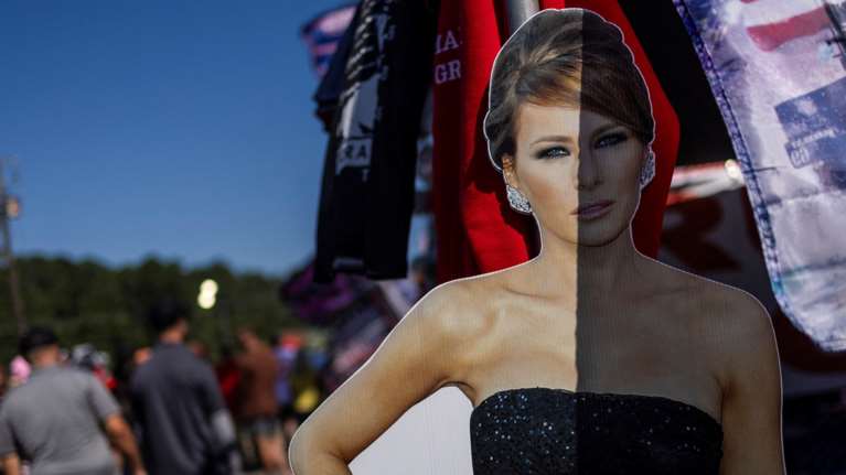 Μια βραδιά με τη Μελάνια: Η &quot;χρυσή&quot; αμοιβή της για ομιλία σε πολιτική εκδήλωση και ο μυστηριώδης πληρωτής