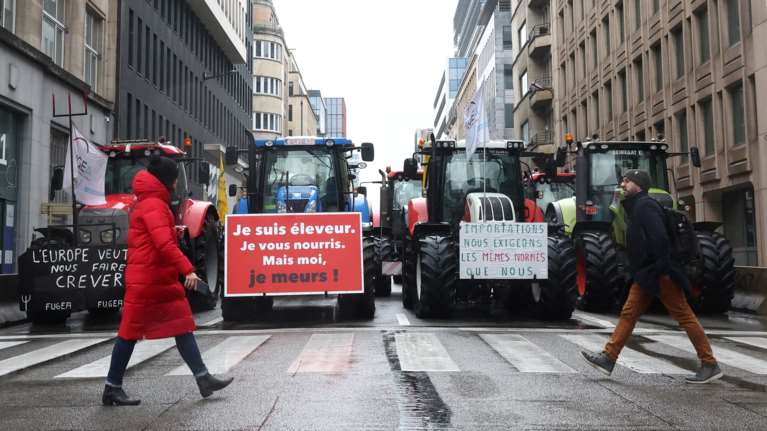 "Μπλόκα" και από τους Ευρωπαίους αγρότες λόγω Mercosur - Η πρόταση Φον ντερ Λάιεν για να τους κατευνάσει