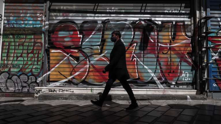 "Βόμβα" Βατόπουλου: Δεν αποκλείεται lockdown - Η κόκκινη γραμμή και τα δύσκολα Χριστούγεννα