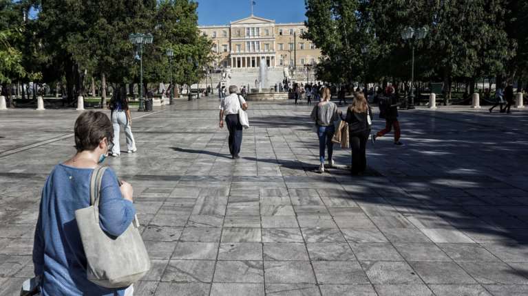 Κορονοϊός: 2.249 νέα κρούσματα σήμερα - 30 θάνατοι και 335 διασωληνωμένοι