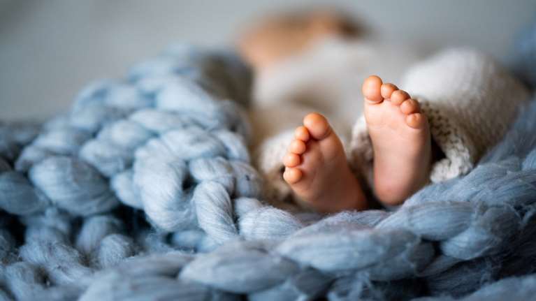 Αποκάλυψη για το νεκρό βρέφος στη Λάρισα: Γεννήθηκε νεκρό και μετά το έθαψαν στο χωράφι