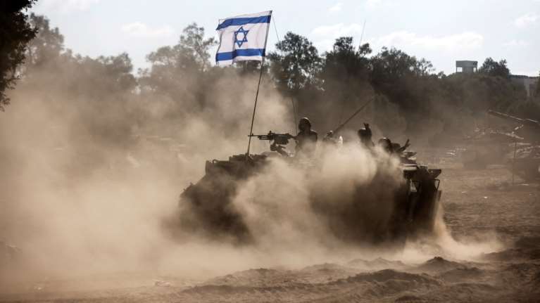 Αλλάζει ρότα το Ισραήλ; &quot;Όλοι μιλούν για χερσαία επίθεση στη Γάζα - Μπορεί να είναι κάτι διαφορετικό&quot; λέει εκπρόσωπος του στρατού