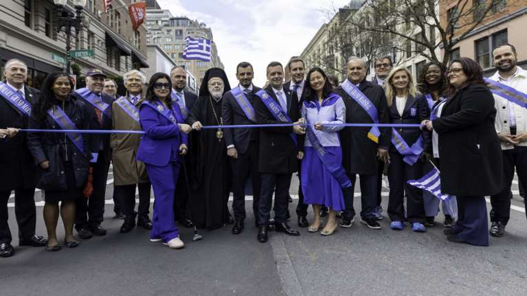 Ο Χάρης Δούκας Μέγας Τελετάρχης στην ετήσια ελληνική παρέλαση στη Βοστώνη [εικόνες]