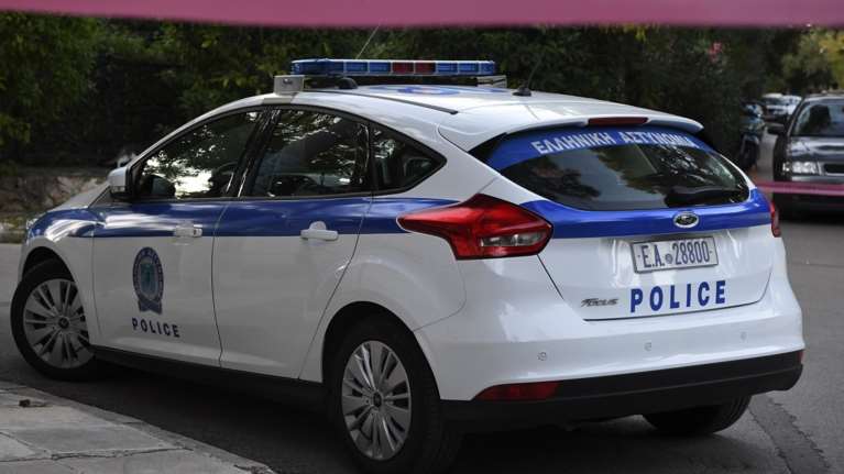 Εξαρθρώθηκε συμμορία ληστών - Τραβούσαν με βία αλυσίδες από τον λαιμό ηλικιωμένων