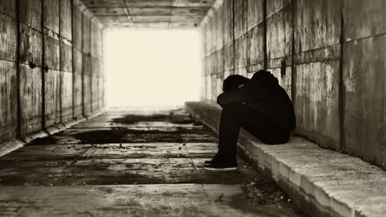 Φρίκη στη Δράμα: Πώς αποκαλύφθηκε η υπόθεση βιασμού του 15χρονου από τον σύντροφο της μητέρας του