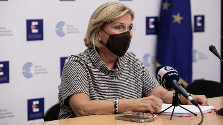 Γκάγκα: Οι εργαστηριακοί γιατροί έχουν σηκώσει τα χέρια ψηλά - Αρκεί το θετικό rapid για τους εμβολιασμένους