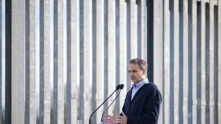 Mητσοτάκης στην Βild: Δεν γίνεται μεταναστευτική πολιτική χωρίς τείχη και φράχτες