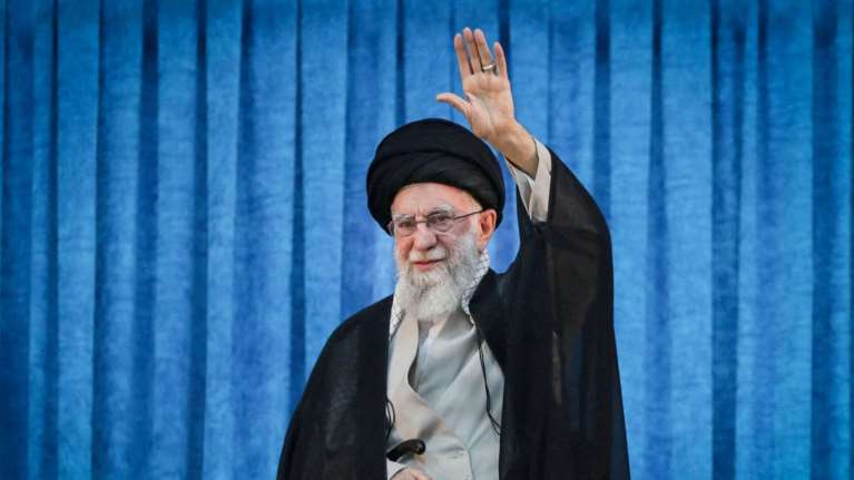Πρώτη δήλωση Χαμενεΐ: Το Ισραήλ θα τιμωρηθεί για το λάθος του - Παράλογες οι δηλώσεις Τραμπ, δεν θα παραδοθούμε